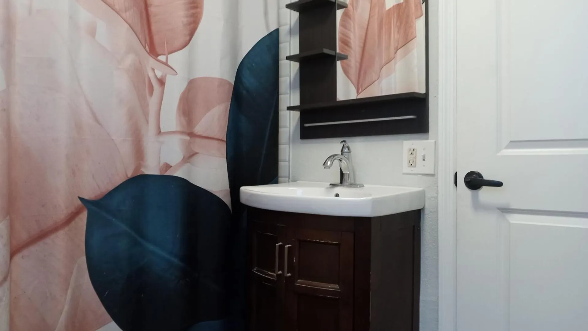Pensionat Rooster Hostel Tampa